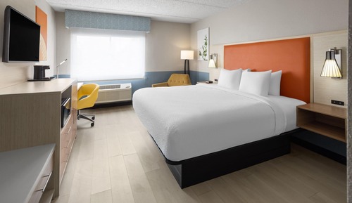 Suite, 1 King Bed, Non Smoking, Jetted Tub