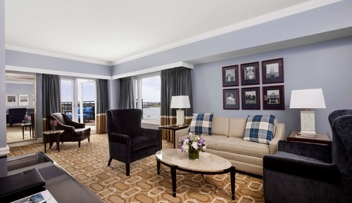 Suite, 1 King Bed (Admirals Suite)