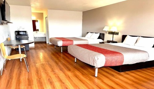 Deluxe Room, 2 Queen Beds, Non Smoking, Refrigerator & Microwave