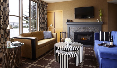 Studio Suite, 1 King Bed, Fireplace (Portland Skyline View)