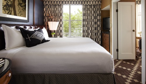 Suite, 1 Bedroom (Willamette River View)