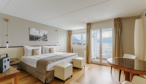 Suite, Lake View (Mona)