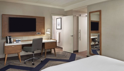 Room, 1 Queen Bed, City View