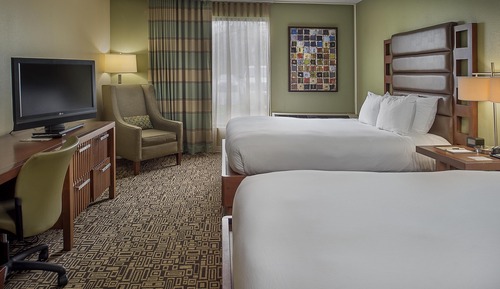 Room, 2 Queen Beds, Courtyard View