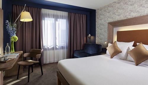 Executive Room, 1 Queen Bed with Sofa bed