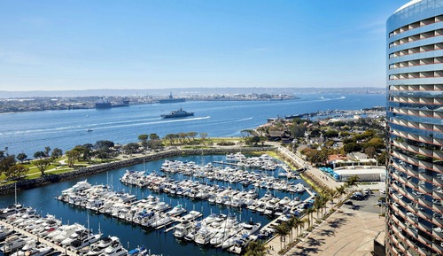 Deluxe Room, 1 King Bed, Bay View (Balcony)