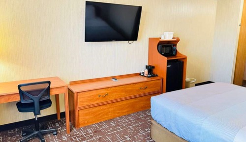 Standard Room, 1 Queen Bed, Non Smoking