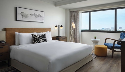 Deluxe Room, 1 King Bed (High Floor)