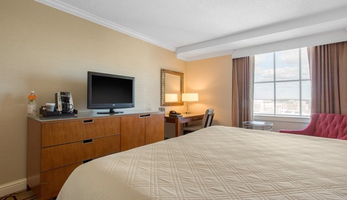 Premier Room, 1 King Bed, Accessible