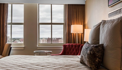 Suite, 1 King Bed, Accessible (East Tower)