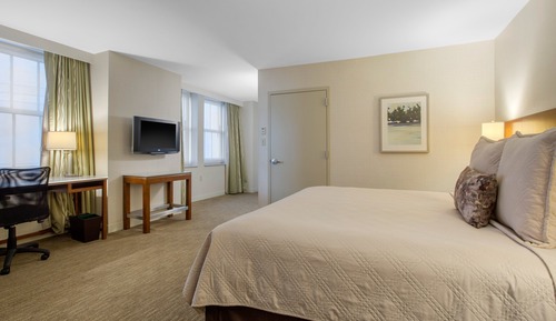 Deluxe Room, 1 King Bed, Accessible