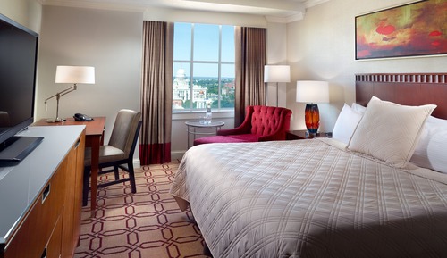 Deluxe Room, 1 King Bed, Accessible (West Tower)