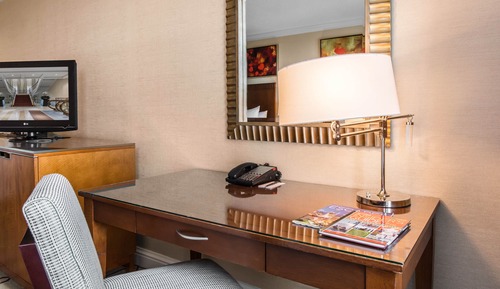Deluxe Room, 2 Double Beds, Accessible (Roll in Shower, East Tower)