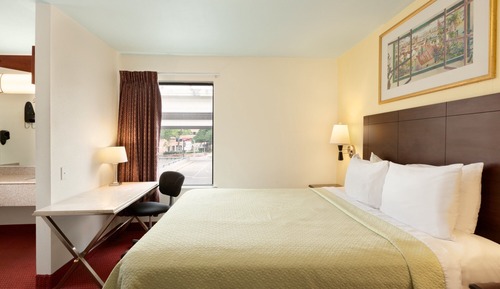 Standard Room, 1 Queen Bed