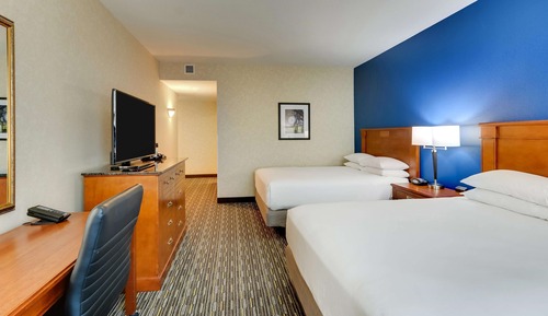 Room, 2 Queen Beds, Accessible (Tub)