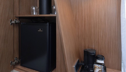 Room, 1 King Bed (Mobility Accessible, Tub)