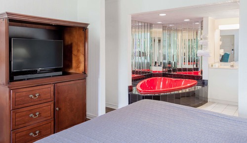 Suite, 1 King Bed, Non Smoking