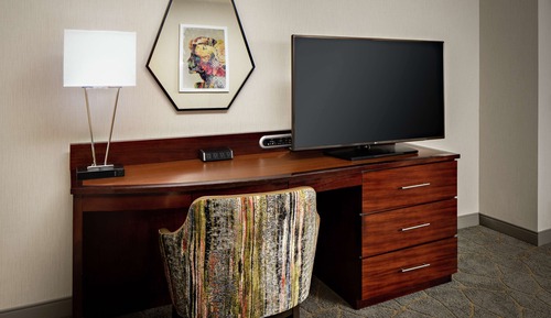 Room, 1 King Bed, Accessible (Roll-In Shower, Mobility & Hearing)