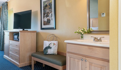 Maine Building, 1st floor, Ocean View 2 Queen beds with Balcony