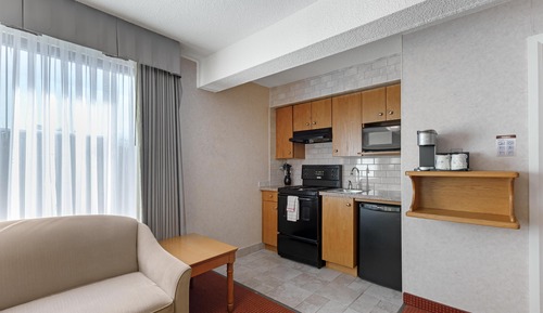 Suite, 1 Queen Bed, Non Smoking, Kitchenette