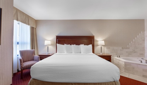 Suite, 1 King Bed, Non Smoking, Jetted Tub