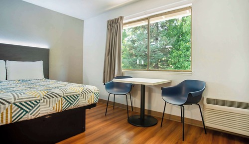 Standard Room, 1 Queen Bed, Non Smoking