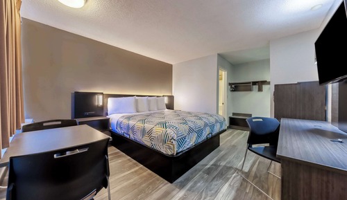 Standard Room, 1 King Bed, Non Smoking, Refrigerator & Microwave