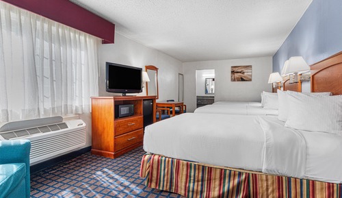 Standard Room, Multiple Beds, Non Smoking, Refrigerator & Microwave