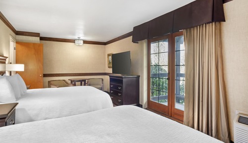 Family Suite, Multiple Beds, Non Smoking, Refrigerator & Microwave