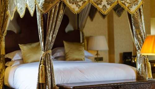 Suite (Jane Seymour)