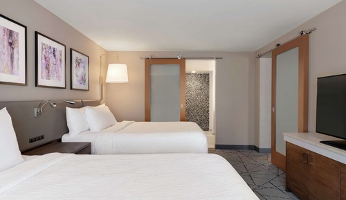 Junior Suite, 2 Queen Beds, Accessible (Hearing)