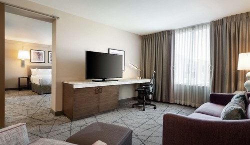 Junior Suite, 1 King Bed, Accessible (Roll-in Shower)