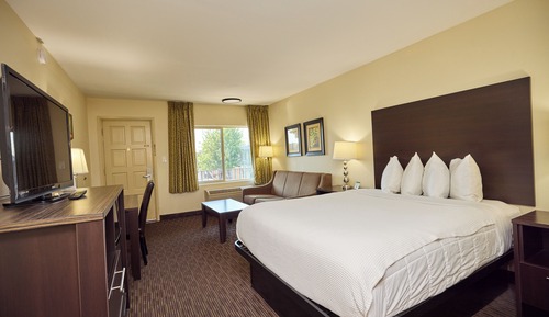 Basic Room, 1 Queen Bed