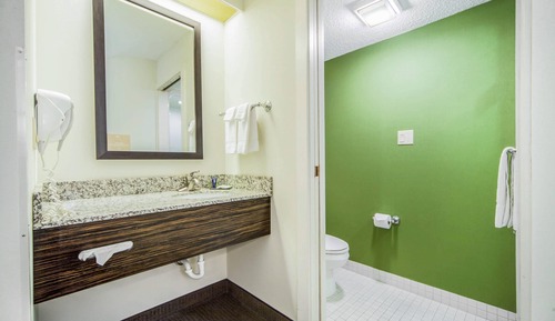 Standard Room, 1 Queen Bed