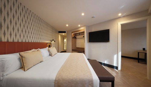 Family Room (Deluxe, 2 adults + 2 children)