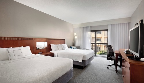 Room, 2 Queen Beds, Courtyard View