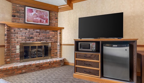Standard Room, 1 King Bed, Non Smoking, Fireplace