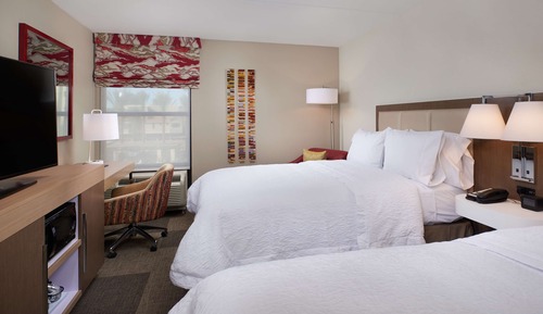 Room, 2 Queen Beds, Accessible, Bathtub