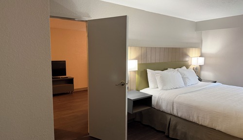 Suite, 1 King Bed, Non Smoking