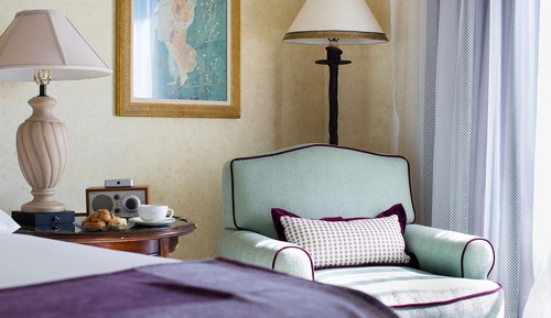 Standard Room, 1 King Bed, City View (Classic Town View King-ADA)