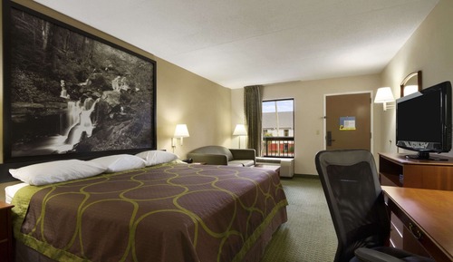 Room, 1 King Bed, Microwave (Jacuzzi)