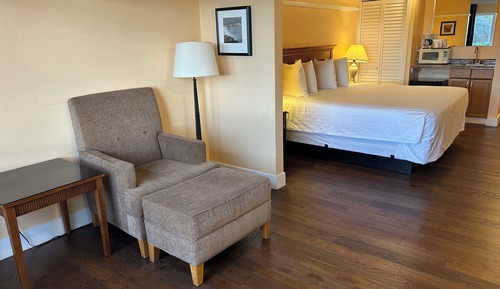 Standard Room, 1 King Bed