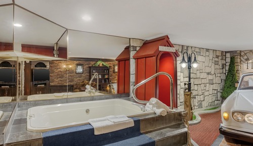 Lord N Lady Suite, 1 Queen Bed, Non Smoking, Jetted Tub