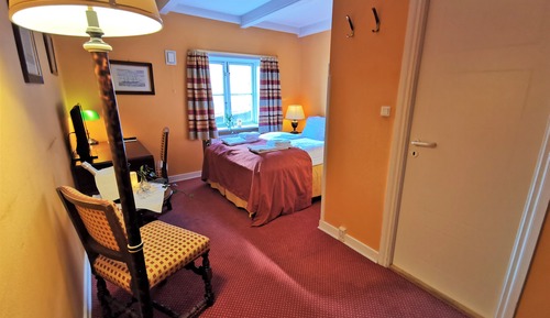 Standard Double Room (Bed 140cm wide)