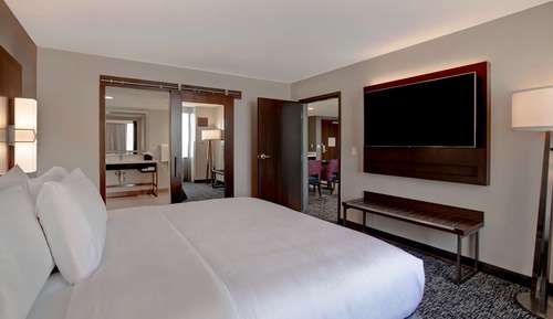 Suite, 1 King Bed, Balcony