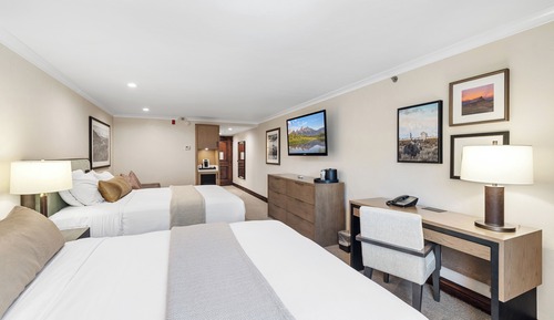 Room, Multiple Beds, Accessible (Premier Double Queen - Accessible Wal)