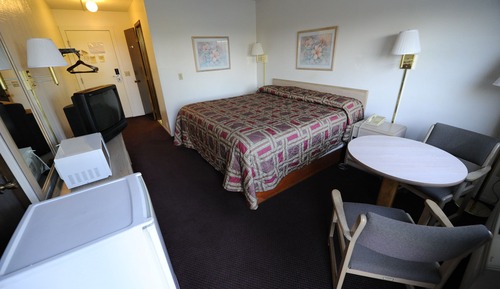 Standard Room, 1 King Bed, Non Smoking