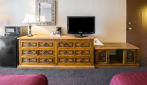 Standard Room, 2 Queen Beds, Non Smoking