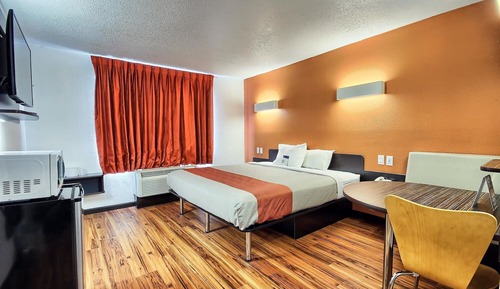Standard Room, 1 King Bed, Non Smoking