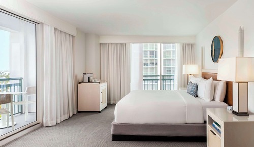 Standard Room, 1 King Bed, Corner